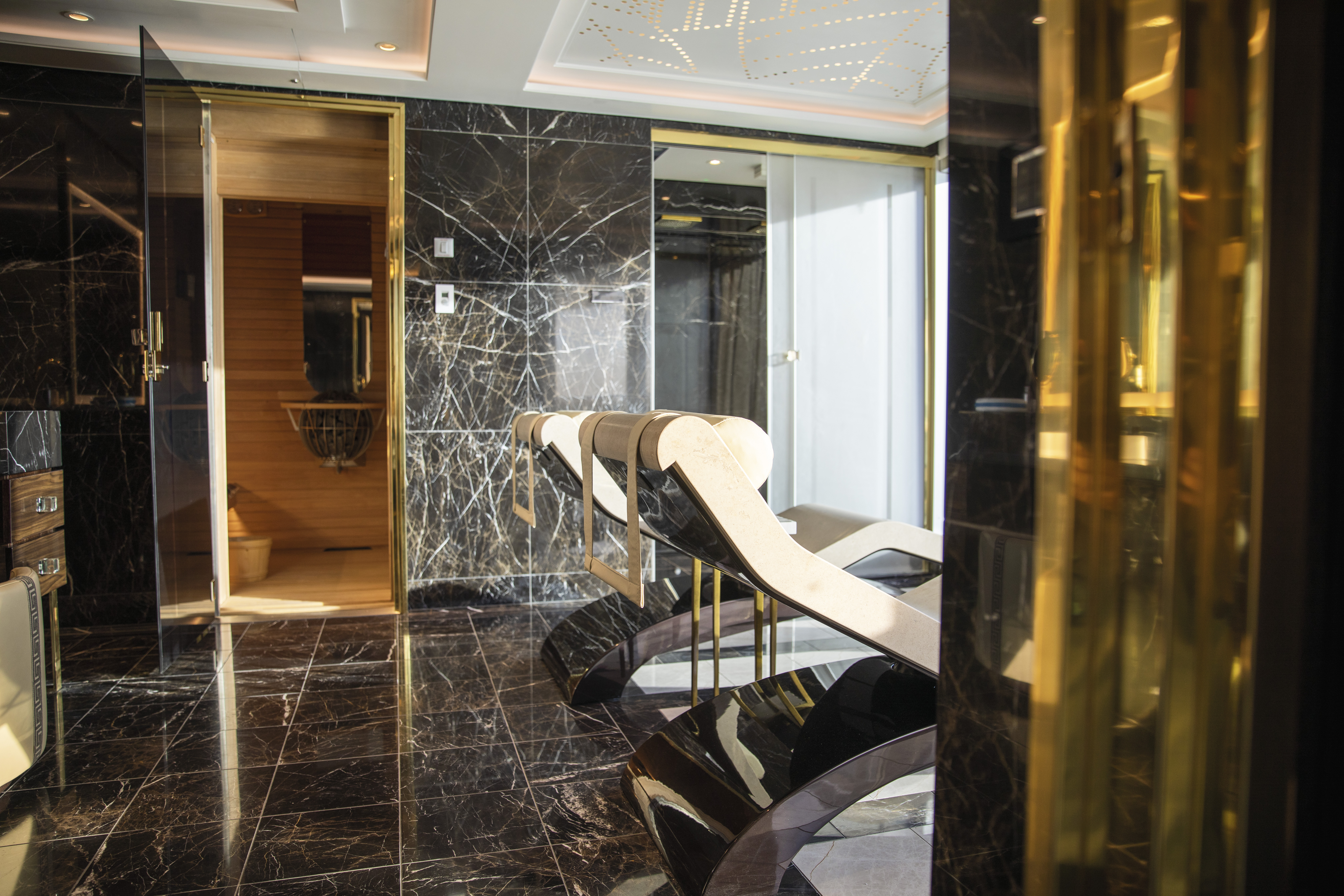 RSSC - Seven Seas Splendor - Accommodation - Regent Suite 7.jpg